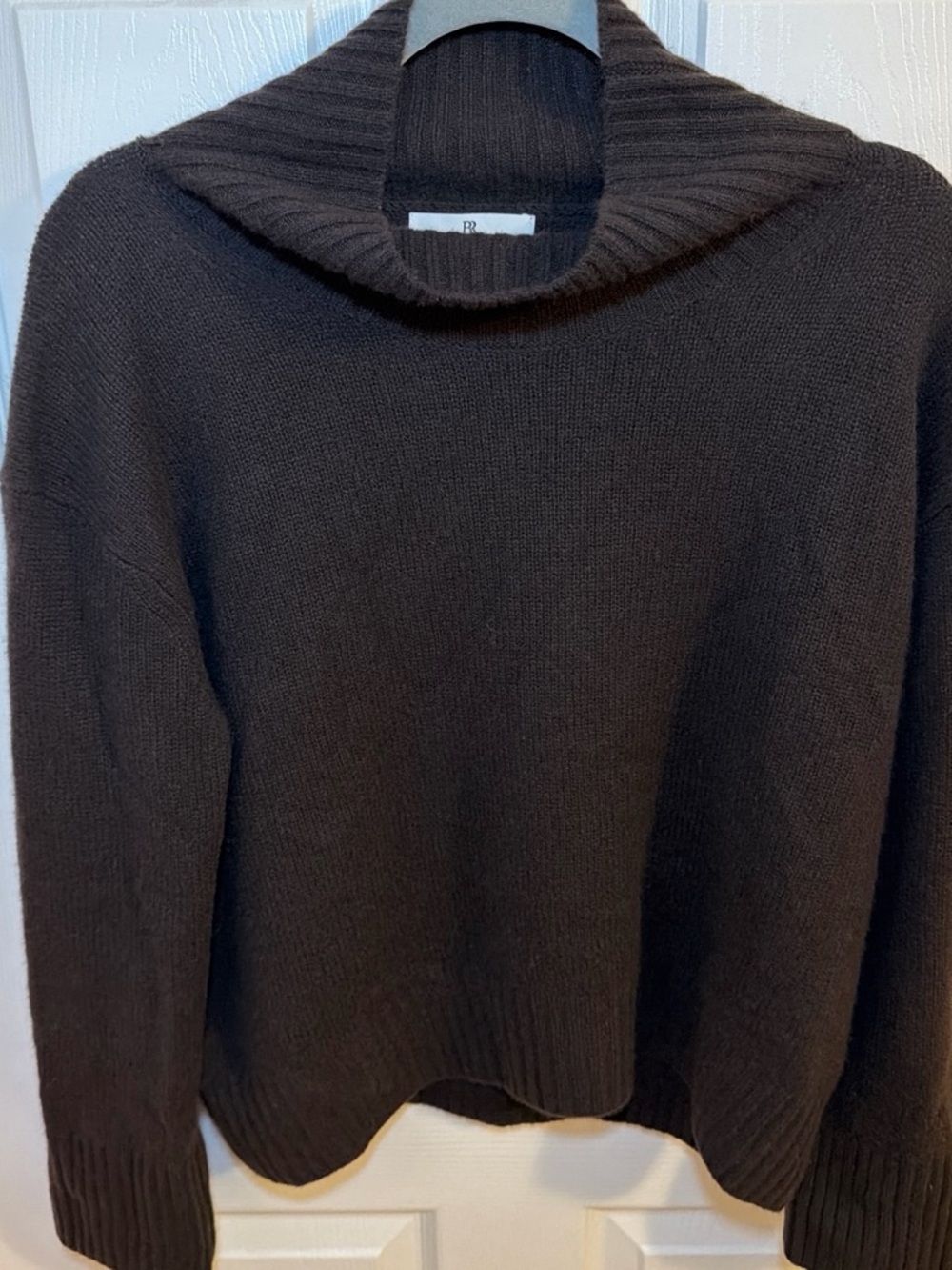 Banana Republic 100% cashmere Dark Brown Ribbed Funnel Neck Sweater